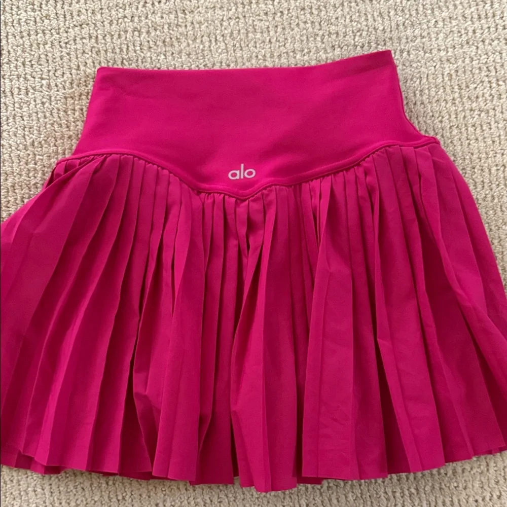 ALO Yoga Fuchsia Pleated Skater Skirt